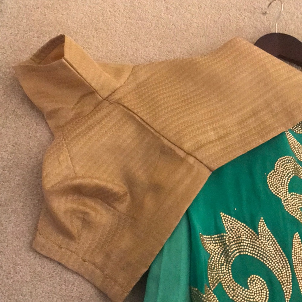 Saree - Picture 2 of 3
